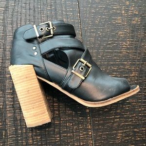 Dolce vita peep toe booties